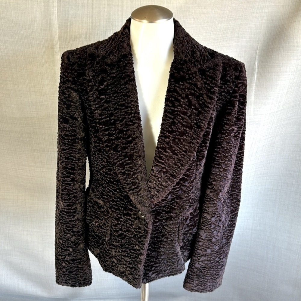 Emanuel  Ungaro size 6 /40 Black crushed velvet lined soft warm blazer coat